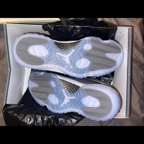 Cool Grey Jordan 11 main image 4